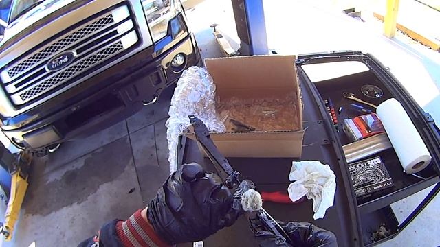Sunroof rebuild process for Ford F-150, F-250, Navigator, Expedition, Excursion, Mercury and more. смотреть онлайн