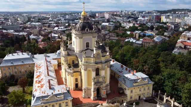 Украина. Львов. Это Европа, но Восточная. Посмотрим Интересные Места и Сравним с Другими Городами смотреть онлайн