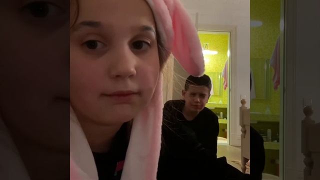 УЧИМСЯ ПЛЕСТИ ИЗ РЕЗИНОК! (не рыбий хвост) смотреть онлайн