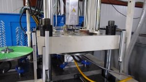 вертикальный термопластавтомат