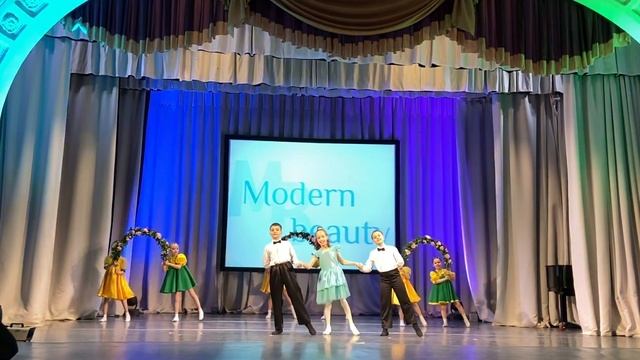 Танец с творческим коллективом Семиринка смотреть онлайн