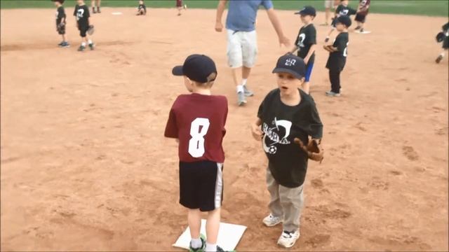 Zack's First TBall Game смотреть онлайн