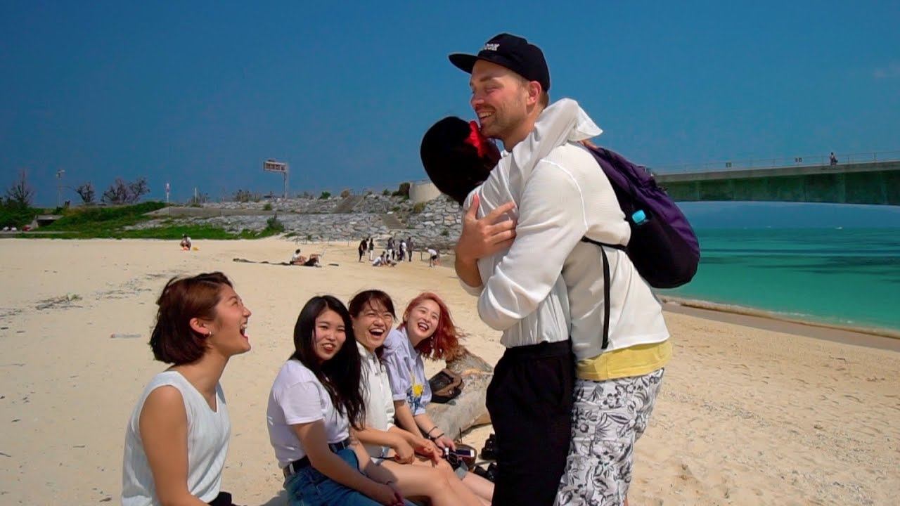 Реакция японок на русского парня и язык тела. Что скрывает Маки? Тачки, девушки и котики Окинавы смотреть онлайн