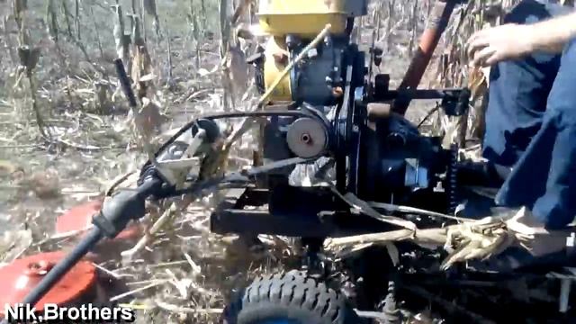 Косим кукурузу на Самодельном Мини-тракторе\Mow the corn on the Homemade Mini Tractor смотреть онлайн