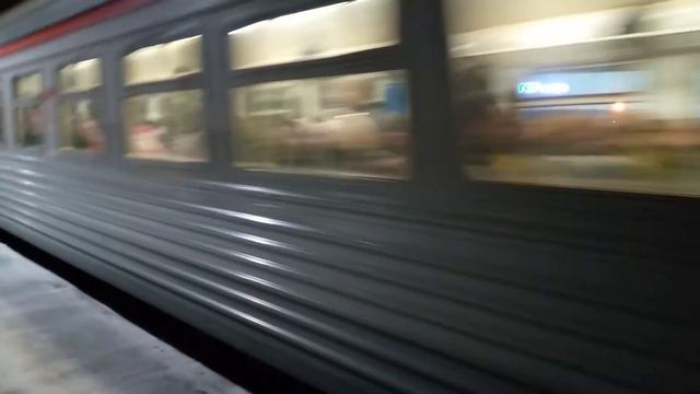 Электропоезд эт2м-128 Сообщением Малая Вишера Санкт-Петербург отправляется со станции Ижорский Заво смотреть онлайн
