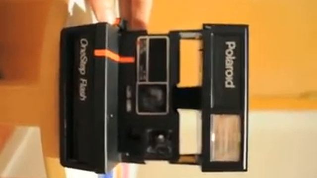 POLAROID ONE STEP FLASH смотреть онлайн