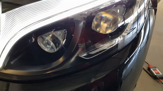 Mercedes GLA koplamp regeling met Xentry via Pass Thru J2534 смотреть онлайн