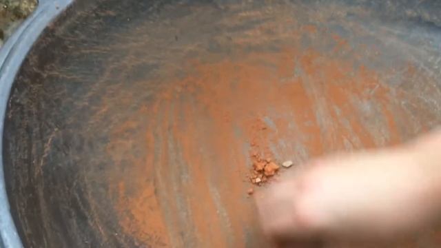 Чистка казана от ржавчины красным кирпичом. смотреть онлайн