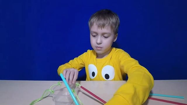 ?КАК СДЕЛАТЬ КОРМУШКУ ДЛЯ ПТИЦ? ребёнку поделки для детей своими руками легко самим смотреть онлайн