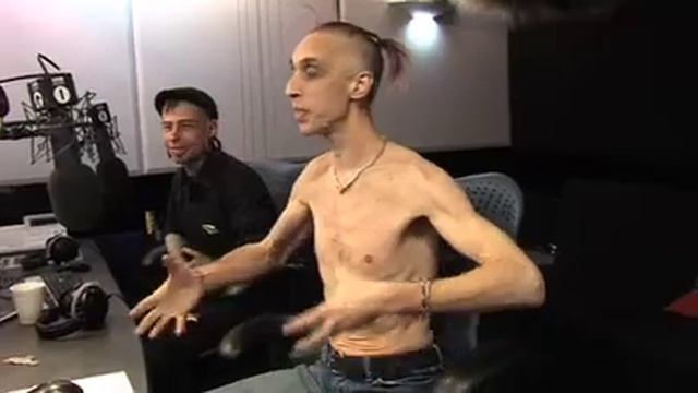 Scott Mills - Stretchy Skin Circus Man смотреть онлайн