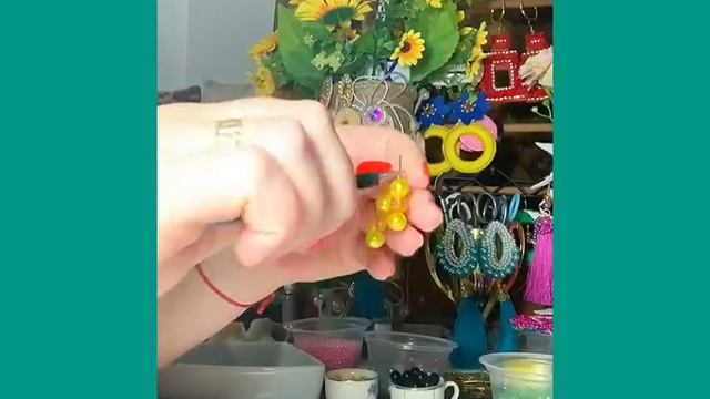 DIY Серьги из бусин за 5 минут своими руками. DIY bead earrings. смотреть онлайн