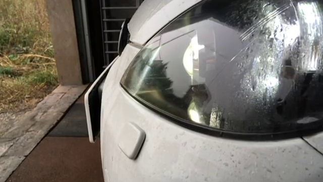 Выдвижной омыватель фар Mazda Demio (slow-motion) смотреть онлайн