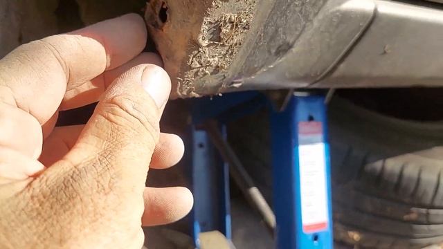 LADA GRANTA FL Ставим увеличенные брызговики смотреть онлайн