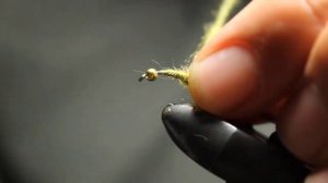 Топовая мушка на Хариуса. 2 вариант Роила. Вяжем уловистую мушку.