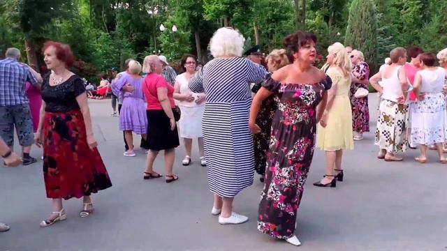 Я ИДУ ТЕБЕ НАВСТРЕЧУ! ТАНЦЫ ХАРЬКОВ СЧАСТЛИВЫЕ ДНИ смотреть онлайн