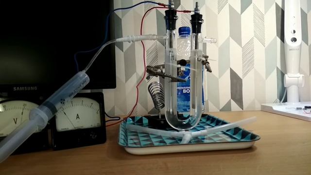 Электролиз воды. Горение водорода. Взрыв водорода с кислородом в закрытом объеме. смотреть онлайн