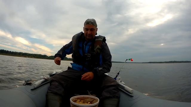 ЛОВЛЯ ЛЕЩА НА КОЛЬЦО! МАКАРОНЫ ИЛИ ГОРОХ - ЧТО ВЫБЕРЕТ ЛЕЩ?! Рыбалка в августе, вода кипяток! смотреть онлайн