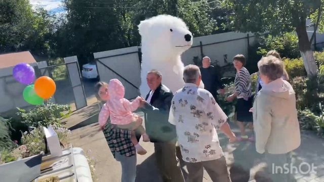 Поздравления от белого медведя с днём рождения . 89255721503 смотреть онлайн