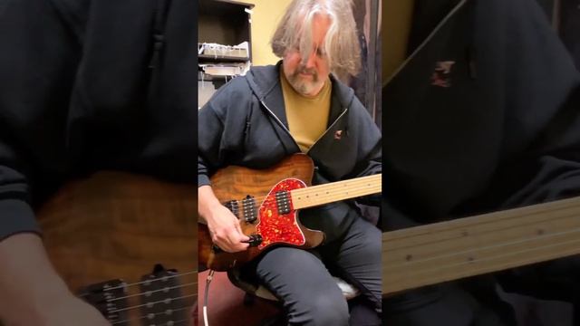 Suhr Custom Classic T Figured Walnut Top Roasted Flame Maple Neck Natural Burst Demo смотреть онлайн