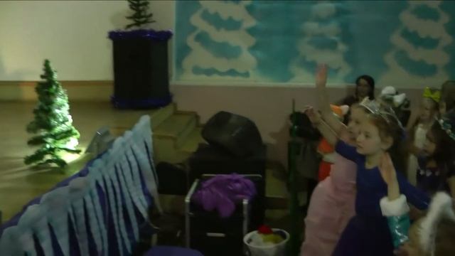 2018 г. Новогод. утрен. "Необыкновенные приключения Снегурочки в новогоднем лесу или Шоу начинается смотреть онлайн