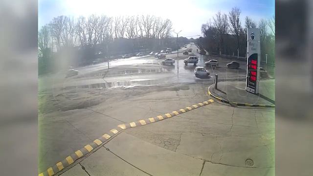 В Орске затопило Парковую площадь смотреть онлайн