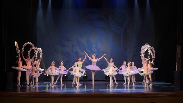 Школа классического балета "Little swan" Минск. Спектакль "Корсар", Оживленный сад 22.04.2022 смотреть онлайн