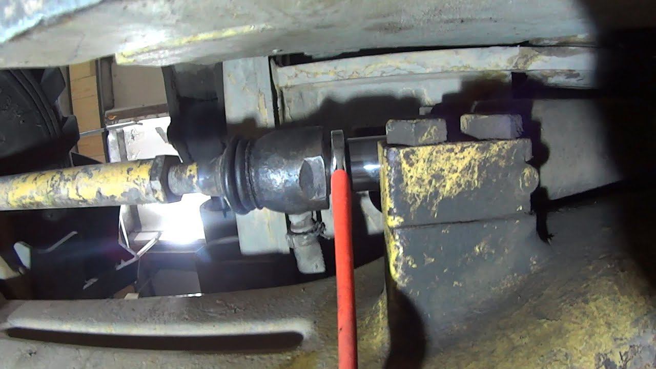 Секретный способ снять полностью наконечники рулевых тяг вместе с шаровыми соединениями. Часть № 4 смотреть онлайн