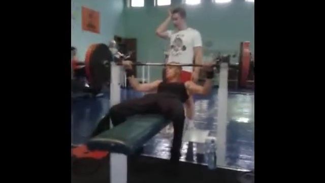 Жим лежа 115 кг смотреть онлайн