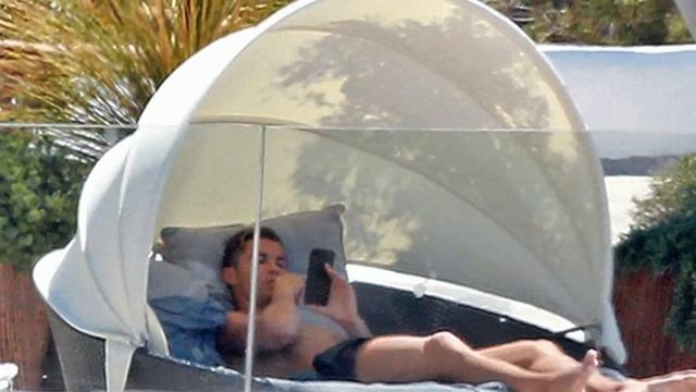 Cristiano Ronaldo & Georgina Rodriguez On The Beach [ Cristiano Ronaldo's New Girlfriend ] смотреть онлайн