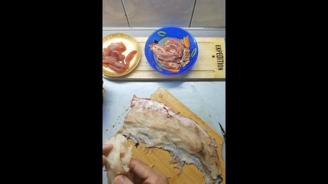 РАЗДЕЛКА ЩУКИ. ЖАРЕНЫЕ ПОТРОШКИ ЩУКИ. смотреть онлайн