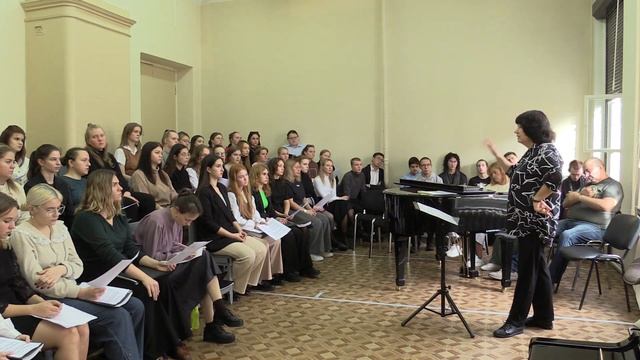 Мастер-класс «Методы интонационно-слуховой работы с хоровой партитурой» смотреть онлайн