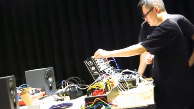 Synth Tech E350 + Harvestman Polivoks VCF EurorackTest смотреть онлайн