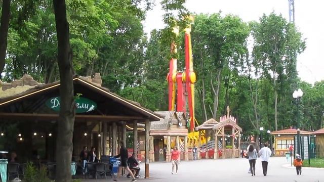 аттракцион супер спин в Парке Горького Харьков смотреть онлайн