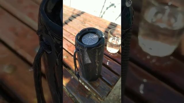 Басс тест колонки jbl flip 5 под водой смотреть онлайн