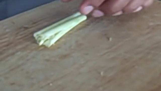 How to prepare lemongrass for Thai cooking смотреть онлайн
