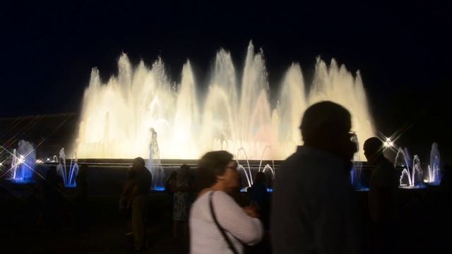 Поющие фонтаны в Барселоне // La fuente mágica en Barcelona смотреть онлайн