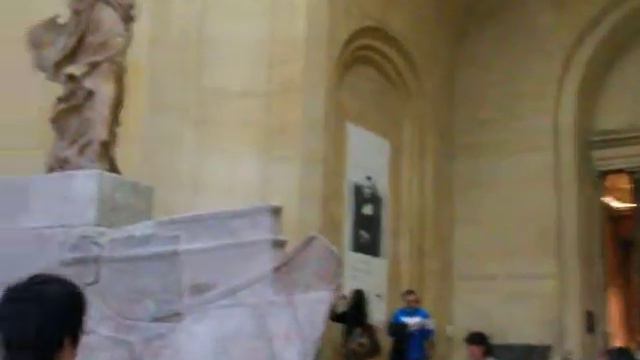 France. Paris. Louvre. Ника Самофракийская. Галерея Денон смотреть онлайн