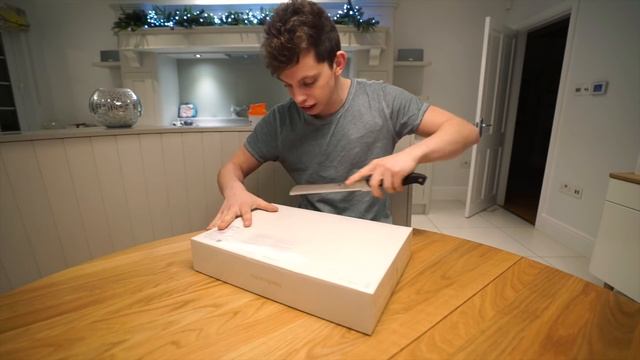 Confronting Apple about my MacBook Pro and Watch... смотреть онлайн