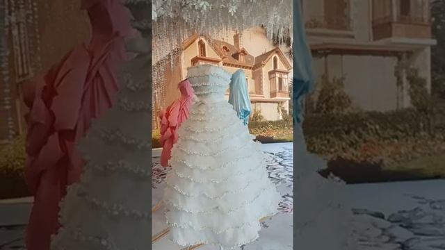Музей Диора в Париже. Роскошные платья нью-лук смотреть онлайн