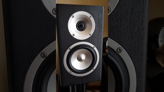 Acoustic Energy Radiance One смотреть онлайн