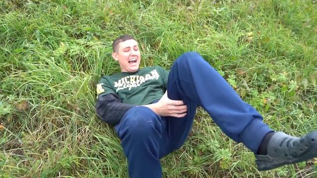 ВЕЧНОЕ РАБСТВО | Сериал СУМАСШЕДШИЕ КЛОУНЫ - 9 серия смотреть онлайн