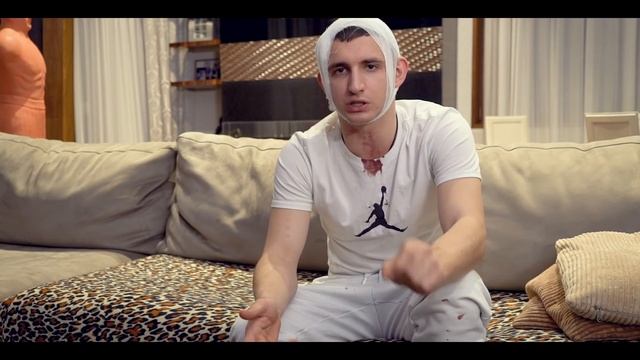 РАЗБИЛИ ГОЛОВУ КРУЖКОЙ смотреть онлайн