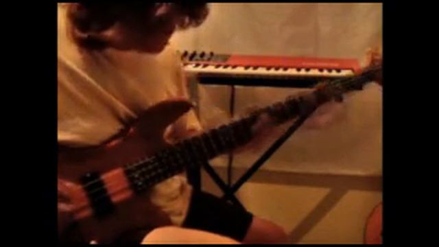 Bassicks Vol 8: Schecter 8 string bass with Qballs! смотреть онлайн