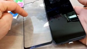 Как правильно без пузырей наклеить защитное стекло?