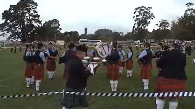 Grade 2 Burns Club Pipe Band Medley смотреть онлайн