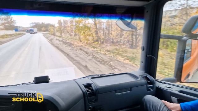 ПРАКТИЧЕСКОЕ ОБУЧЕНИЕ - ДЕВУШКА ЗА РУЛЕМ БОЛЬШЕГРУЗА! #дальнобой #truckschool #водитель