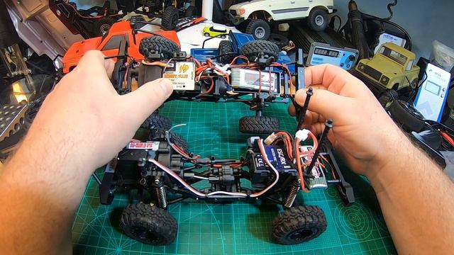 Best budget 1:24 RC truck: RGT 136240 V2 or Hobby Plus CR-24? смотреть онлайн