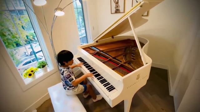 Coffin Dance on Piano 🎹 Improvisation by Ear 🎵🎶🎵 смотреть онлайн