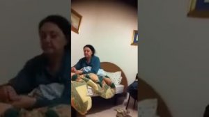 Баба чихает