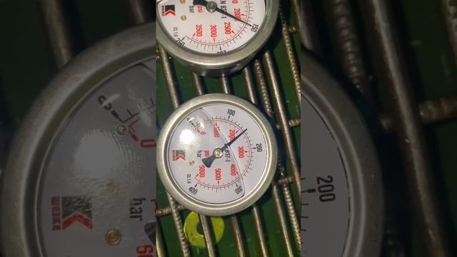 Манометры гидравлические Китайские: сравнение по давлению с показателями Итальянских смотреть онлайн